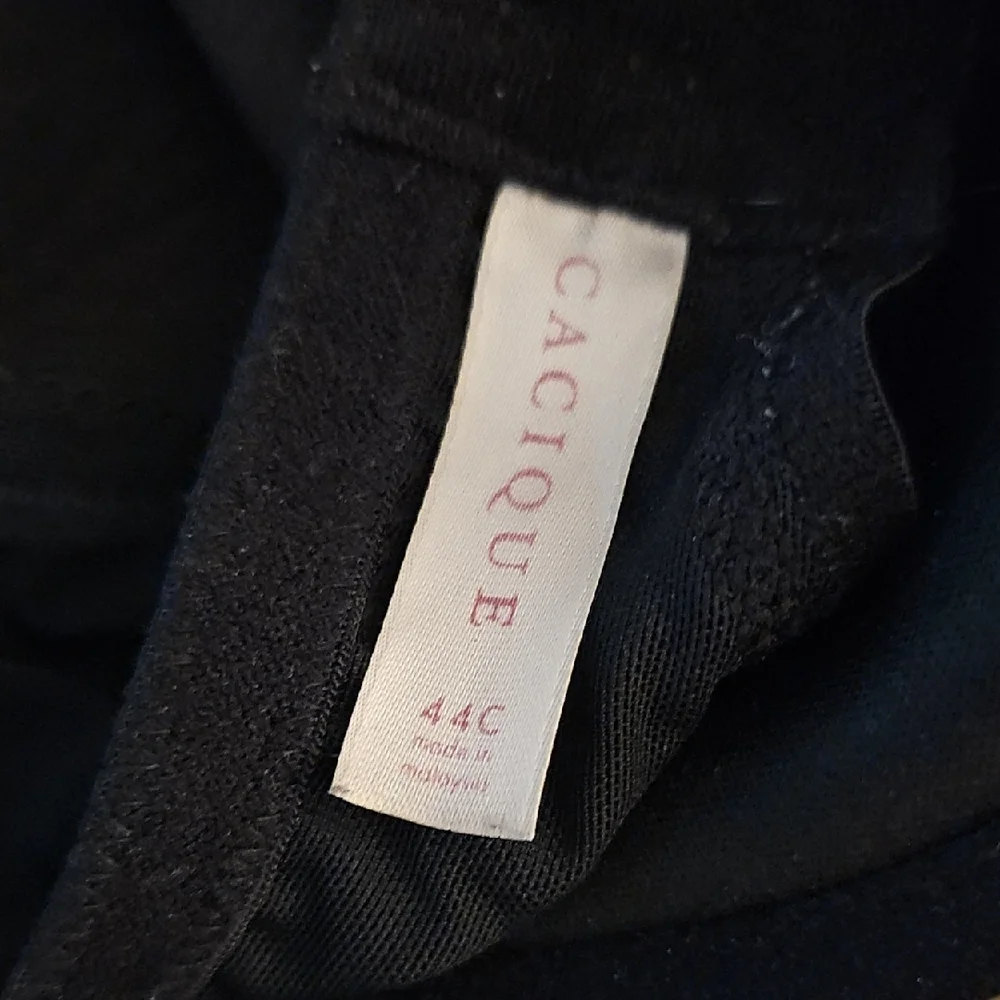 Cacique Pink and Black Face Mask - Picture 3 of 5